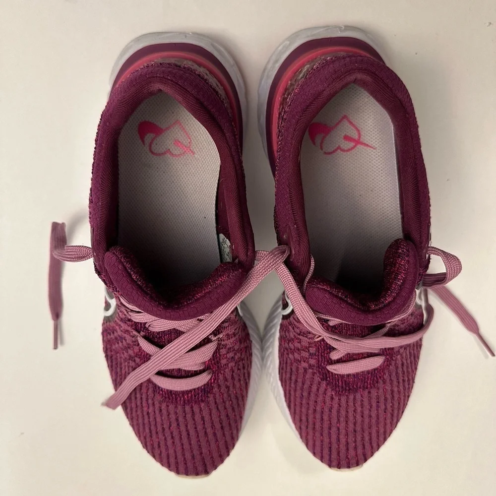 Nike Women's Size 9.5 React Infinity Run Flyknit 3 in Light Bordeaux & Pink
